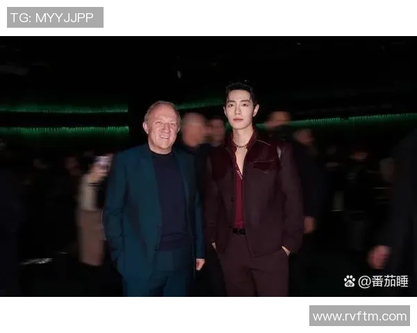 足球明星华丽走红毯瞬间回顾尽显风采与魅力的精彩视频合集